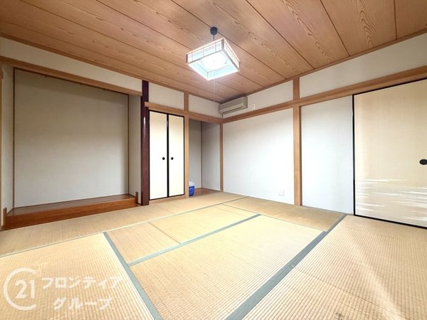 橿原市菖蒲町２丁目の中古一戸建て