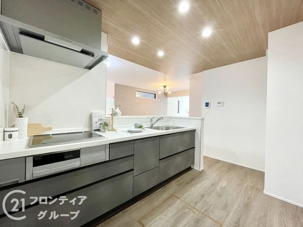 天理市石上町　新築一戸建て　３号棟
