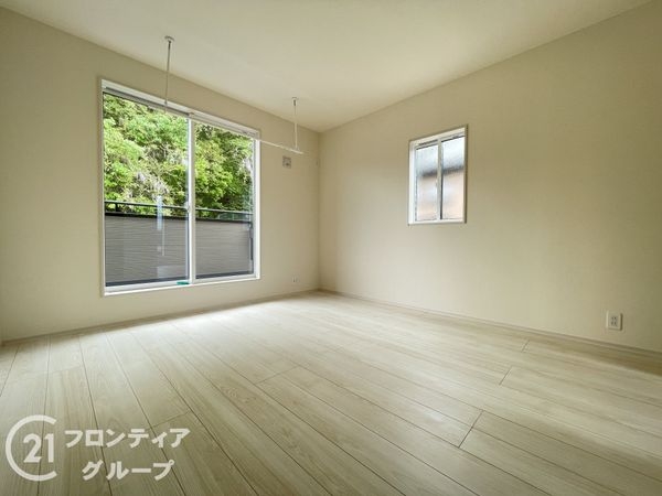 生駒市萩の台１丁目　新築一戸建て　１期　２号棟