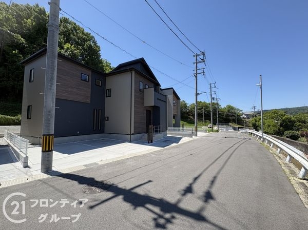 生駒市萩の台１丁目　新築一戸建て　１期　２号棟