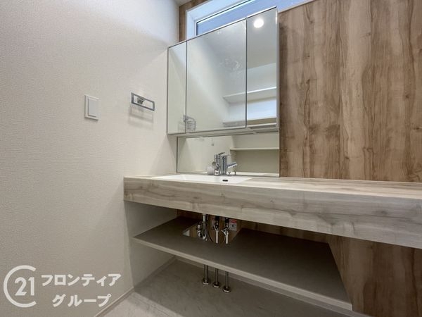 生駒市萩の台１丁目　新築一戸建て　１期　３号棟