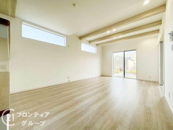 大和高田市大字西坊城　新築一戸建て　３号地