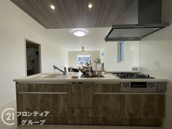 奈良市大安寺３丁目　新築一戸建て　第１　２号棟
