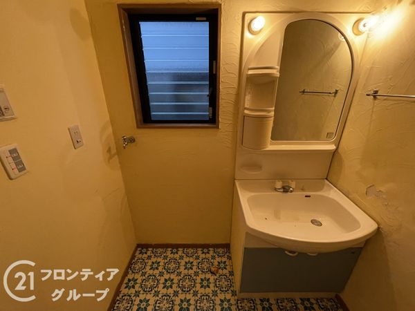 京田辺市薪狼谷の中古一戸建て