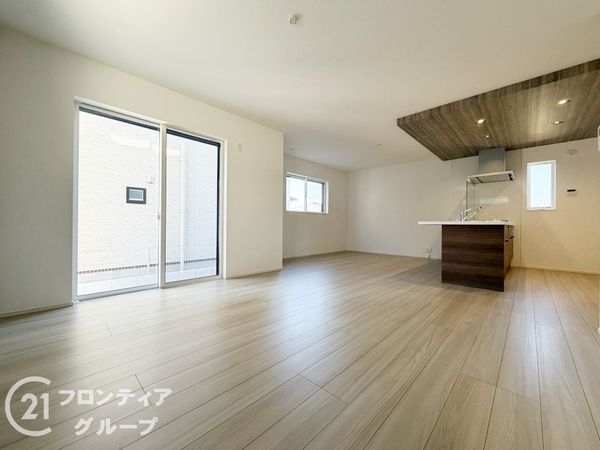 奈良市学園大和町２丁目　新築一戸建て　１号棟