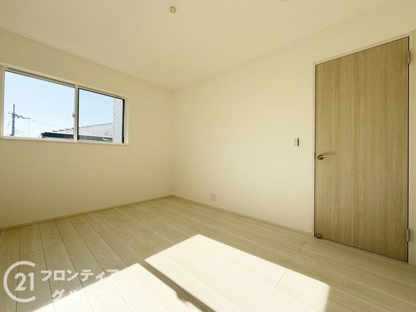 奈良市学園大和町２丁目　新築一戸建て　２号棟