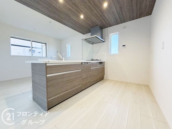 奈良市学園大和町２丁目　新築一戸建て　２号棟