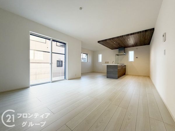 奈良市学園大和町２丁目　新築一戸建て　２号棟