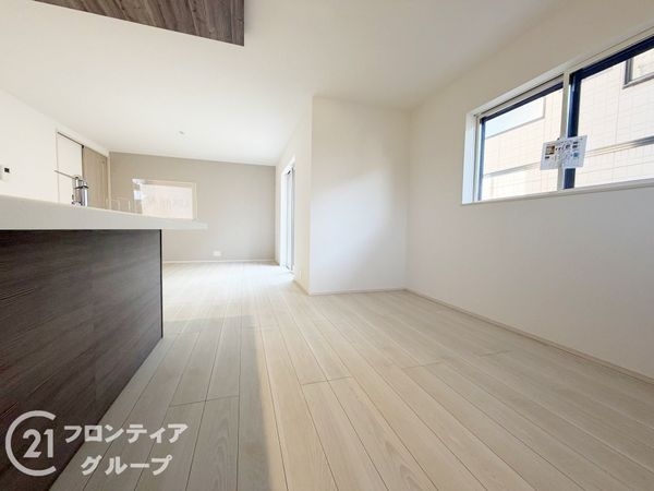 奈良市学園大和町２丁目　新築一戸建て　２号棟