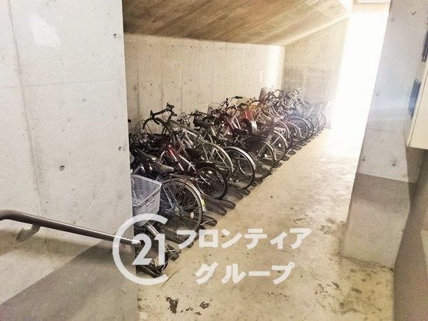 ロイヤルヒルズ富雄C棟　中古マンション