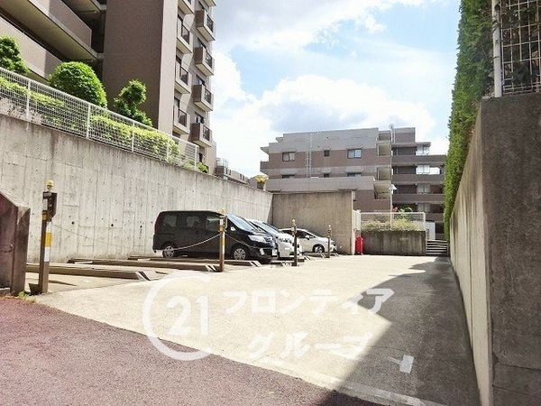 ロイヤルヒルズ富雄C棟　中古マンション