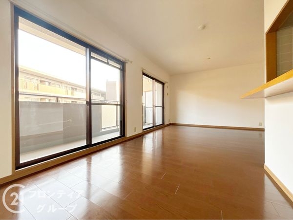ロイヤルヒルズ富雄C棟　中古マンション