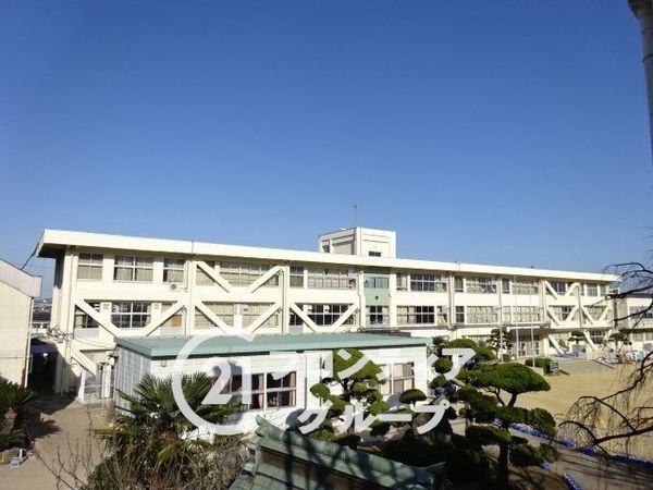香芝市穴虫　新築一戸建て　４期　全１区画(香芝市立二上小学校)