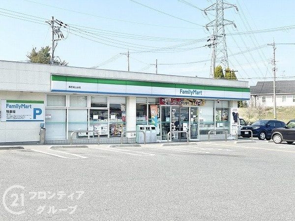 香芝市穴虫　新築一戸建て　４期　全１区画(ファミリーマート香芝高山台店)