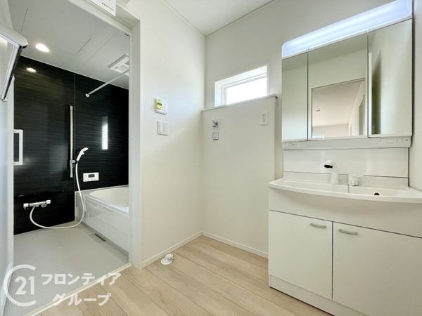 生駒郡斑鳩町龍田４丁目　新築一戸建て　第２　2号棟