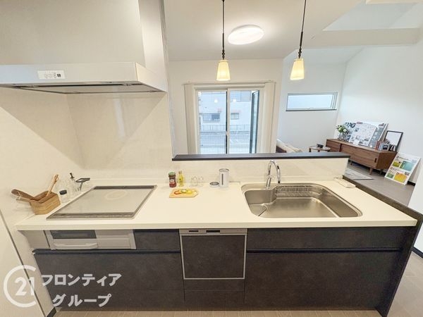 奈良市高畑町　中古一戸建て　全２区画　A号地