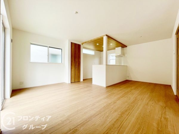 生駒郡斑鳩町目安北１丁目　新築一戸建て　第４　１号棟