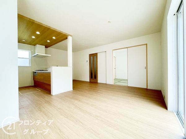 生駒郡斑鳩町目安北１丁目　新築一戸建て　第４　１号棟