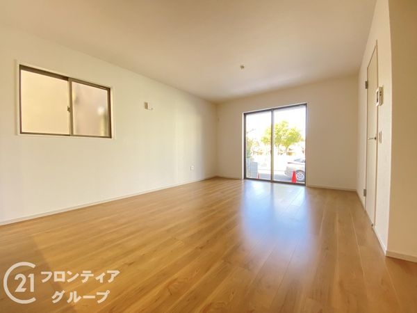 京田辺市草内八田　新築一戸建て　２期　１号棟