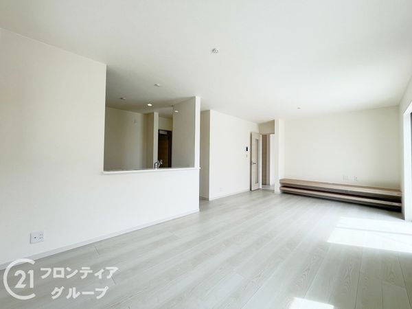 生駒郡斑鳩町龍田４丁目　新築一戸建て　３期　２号棟