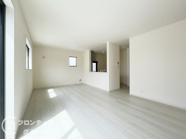 生駒郡斑鳩町龍田４丁目　新築一戸建て　３期　２号棟
