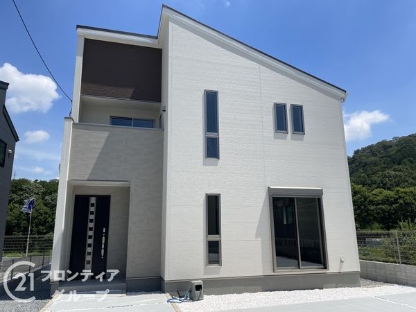 生駒市翠光台　新築一戸建て　２号棟