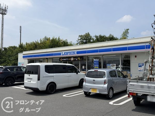 生駒郡斑鳩町龍田３丁目　新築一戸建て　３期　２号棟(ローソン斑鳩小吉田二丁目店)