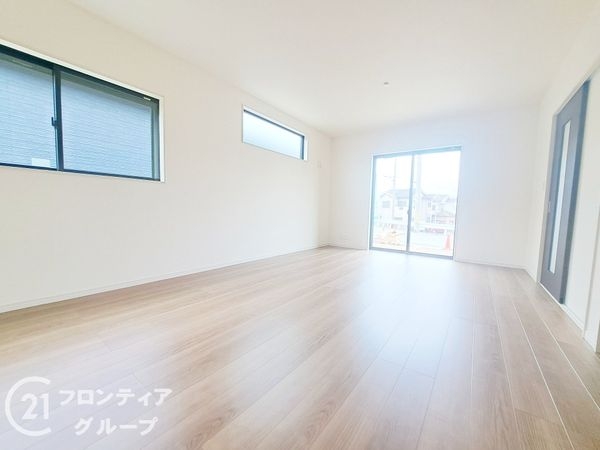 生駒郡斑鳩町龍田３丁目　新築一戸建て　３期　２号棟
