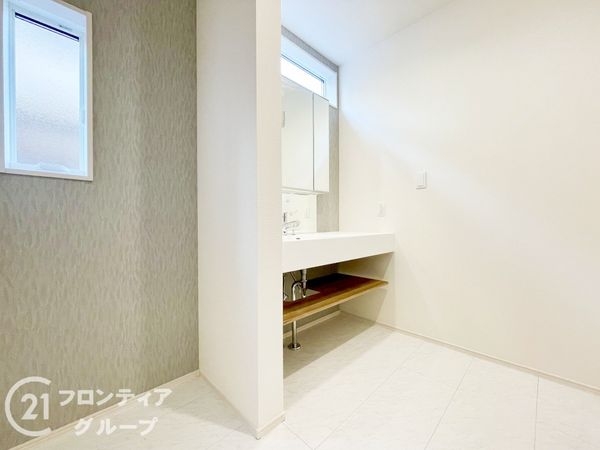 大和郡山市九条町　新築一戸建て　２期　２号棟