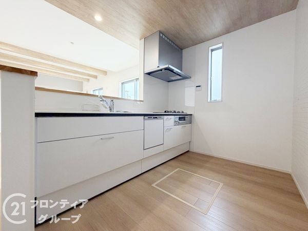 大和高田市春日町２丁目　新築一戸建て