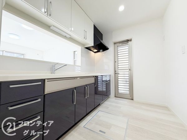 生駒郡斑鳩町龍田南５丁目　中古一戸建て