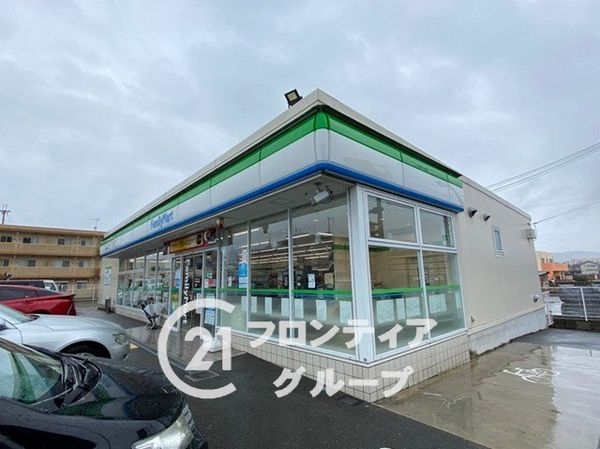 奈良市七条１丁目　新築一戸建て　第６　１号棟(ファミリーマート近鉄九条駅前店)