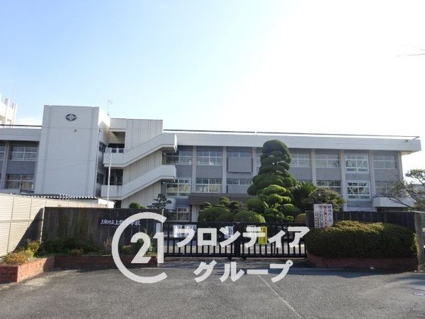 北葛城郡上牧町大字中筋出作　新築一戸建て　１号棟(上牧町立上牧小学校)