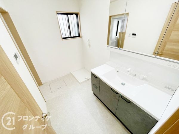 木津川市州見台６丁目　新築一戸建て　２期　６０号棟