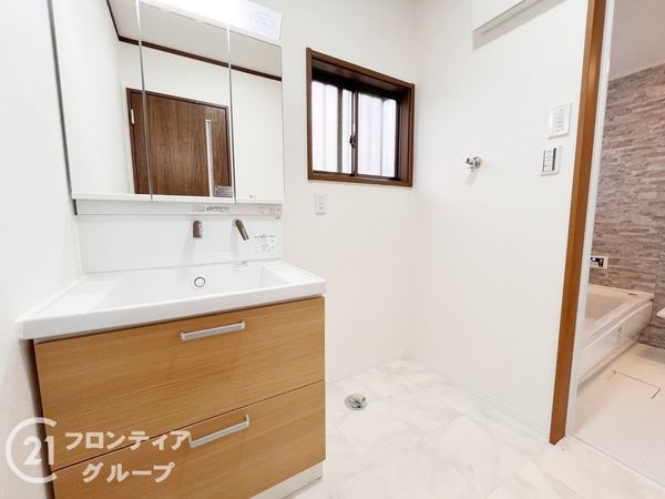 生駒市鹿ノ台東１丁目の中古一戸建て