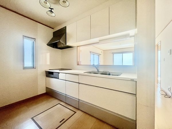 天理市二階堂上ノ庄町　中古一戸建て
