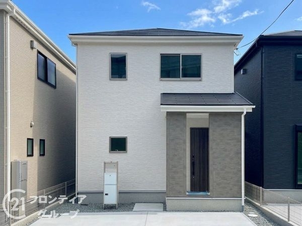 香芝市上中　新築一戸建て　１期　２号棟