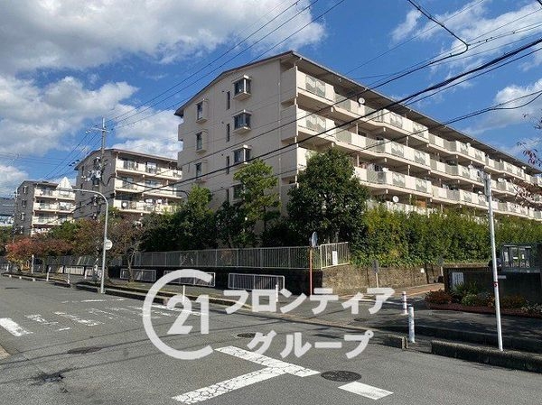奈良三条町住宅１号棟　中古マンション