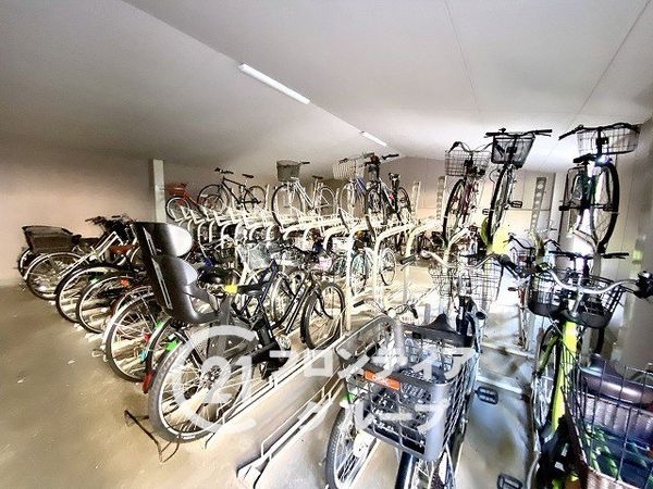 ヴェルナール学園前　Ｅ棟　中古マンション