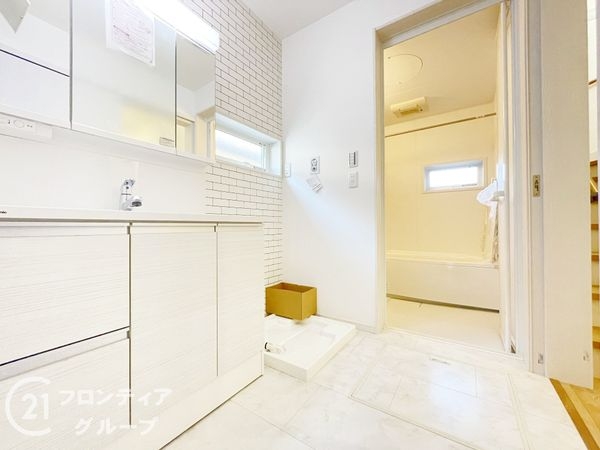 橿原市菖蒲町４丁目　新築一戸建て　全１区画