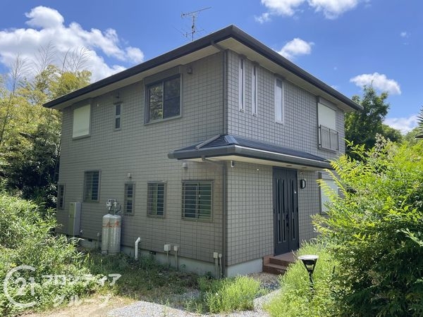 奈良市法蓮佐保山１丁目の中古一戸建て
