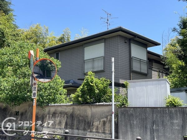 奈良市法蓮佐保山１丁目の中古一戸建て