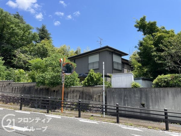 奈良市法蓮佐保山１丁目の中古一戸建て