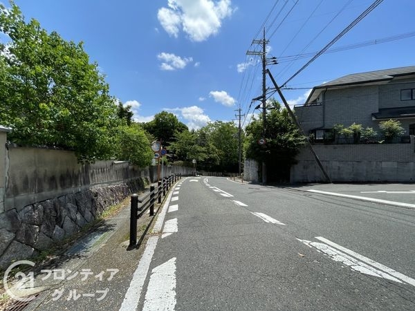 奈良市法蓮佐保山１丁目の中古一戸建て