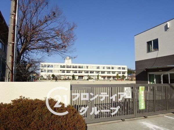 香芝市磯壁６丁目　新築一戸建て　２期　２号棟(香芝市立三和小学校)