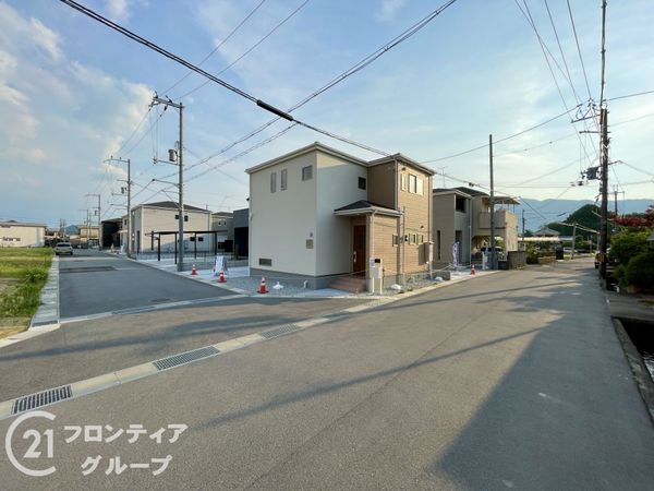 御所市大字南十三　新築一戸建て　３期　２号棟