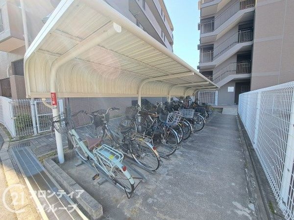 ロイヤルヒルズ富雄Ｊ棟　中古マンション