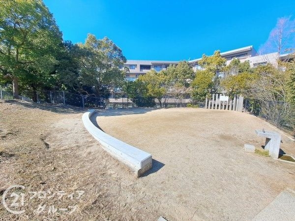 ロイヤルヒルズ富雄Ｊ棟　中古マンション