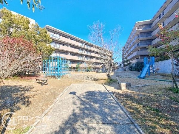 ロイヤルヒルズ富雄Ｊ棟　中古マンション