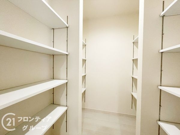 北葛城郡広陵町大字三吉　新築一戸建て　９期　２号棟
